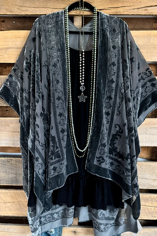 Value Of Truth Burnout Velvet Kimono - Gray