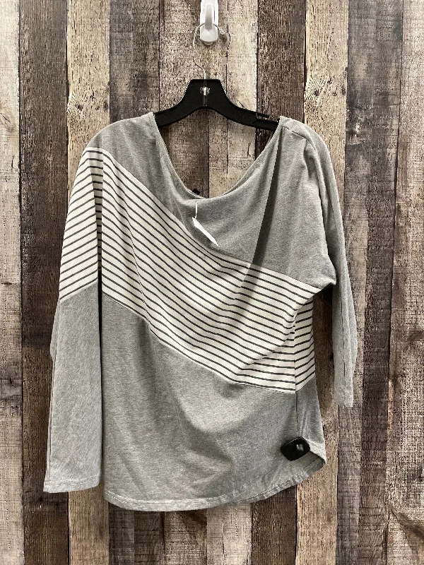 Top Long Sleeve By Cmf In Grey, Size: S