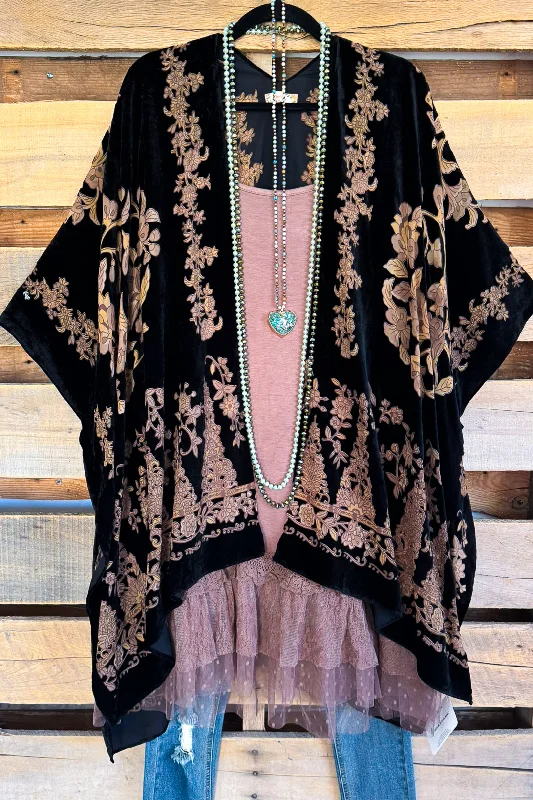 The Classic Look Burnout Velvet Kimono - Black/Classic