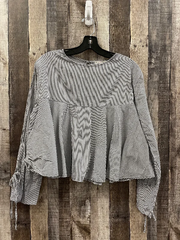 Top Long Sleeve By Heart & Hips In Striped Pattern, Size: M