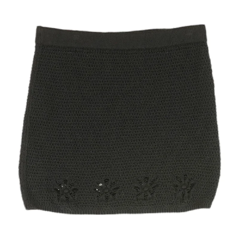 Black Solid Mini Skirt