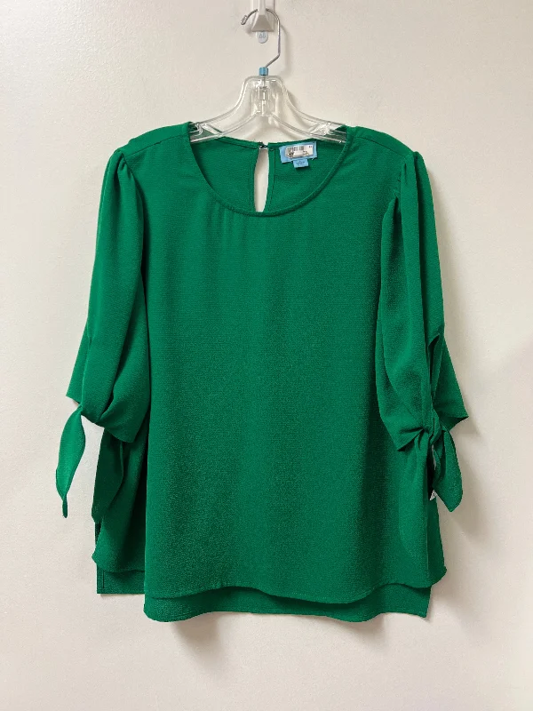 Top Short Sleeve By Cece In Green, Size: L