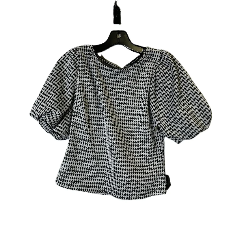 Top Short Sleeve By Haute Monde In Black & Grey, Size: S